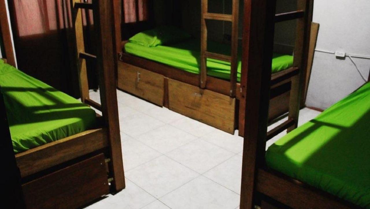 Tiger Hostel Medellín Buitenkant foto